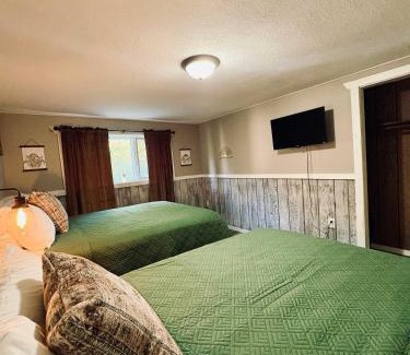 Bessemer Apartment | Fall Getaway