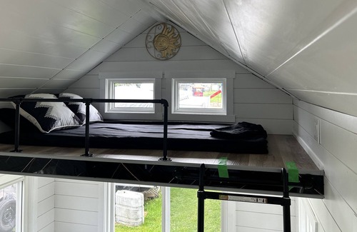 Carrying Place RV Rental | Fall Glamping in Tiny Home!