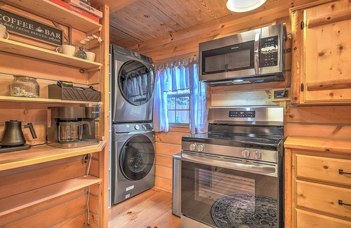 Elizabethton Cabin | Fall Into The Smokey Mountains/Pet Friendly/Hot Tub