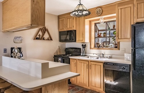 Angel Fire House | Fall is beautiful in the mountains-make your reservation now!