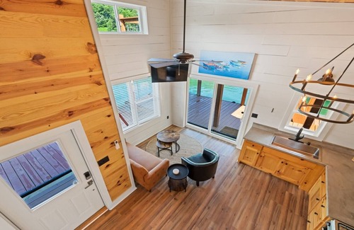 Bryson City Cabin | Fall Leaves on a Floating Cabin in the Smoky's!