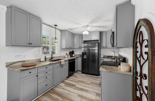 Windy Hill House | FALL Sale | Spacious Beach Retreat | Prime Location | Steps to Sand