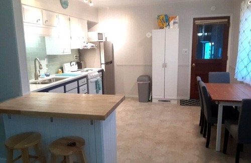 Ludington Cottage | Fall Special: Stay 3 nights, get extra nights @ 99.00