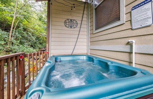 Chalet Village North Cabin | Falling Brook – Cozy Creekside Cabin with Hot Tub, Game Loft & Dog-Friendly Comfort