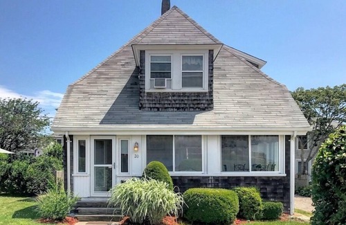 Falmouth Heights House | Falmouth Heights Charmer By The Beach RPAM004