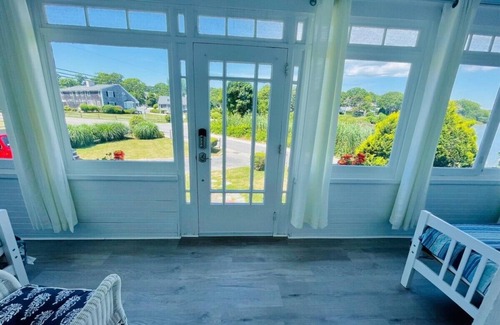 Falmouth Heights House | FALMOUTH HEIGHTS ON LITTLE POND - Classic Cape Cottage walk to beach and ferry