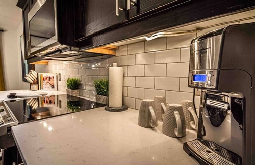 Southeast Edmonton House | Fam-Friendly Retreat w/ Pet Amenities Walker Lakes