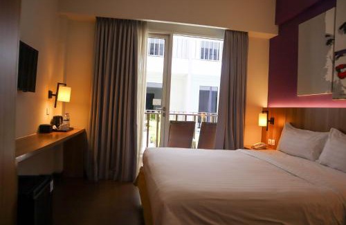Dewi Sri Hotel | Fame Hotel Sunset Road