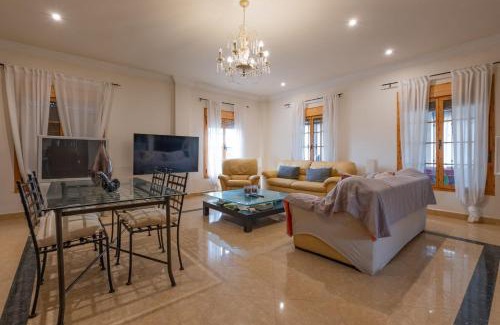 Alcaucin House | Familiar House with Private Pool and Mountains View