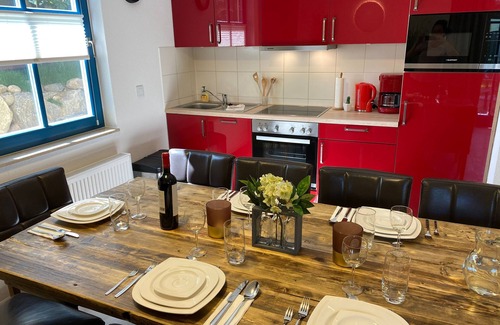 Puddemin House | Familienfreundliches Reetdachhaus Weißdorn 2 - DHH Weißdorn 2