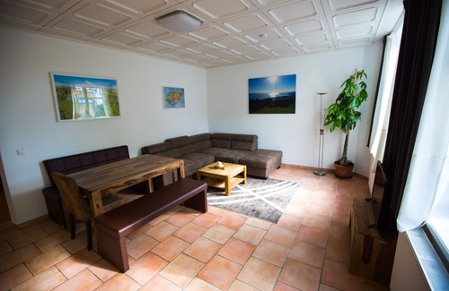 Sigmarszell Apartment | Familienurlaub mit Viel Platz in Stilvoller Altbauvilla