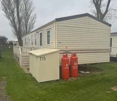 Heacham House | Family 3 Bedroom van linen included Pets go Free