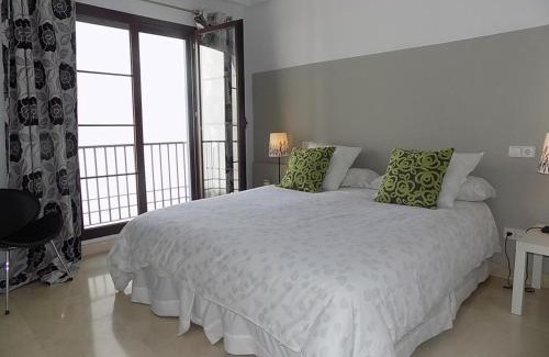 Benahavis Apartment | Family and Golfers Paradise Los Arqueros - RDR196