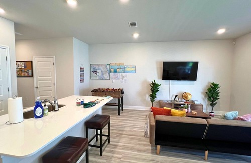 Gulf Breeze House | Family and Pet Friendly. Drive to beaches. 1-Gig Internet. Brand new home.