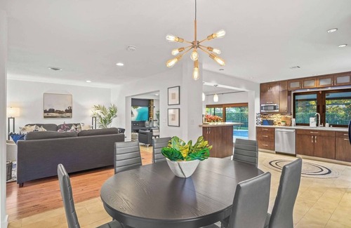 Hollywood Hills House | Family Beach Villa w/Home Theater & Heated Pool!
