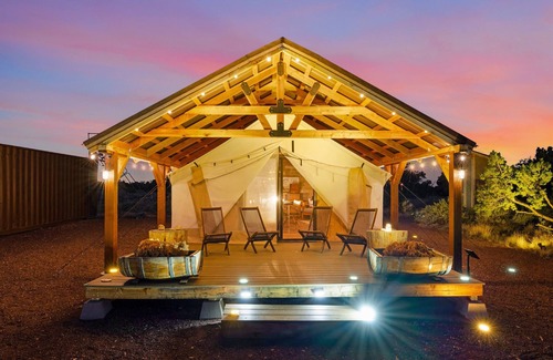 Valle Cabin | Family Bell Tent with 1 Queen + 2 Twin Beds