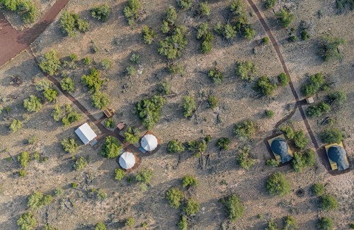 Valle Cabin | Family Bell Tent with 1 Queen + 2 Twin Beds