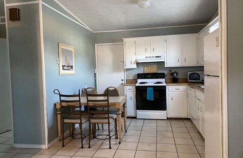 Biltmore Beach Cottage | Family/Budget/Pet Friendly Walk to Beach-2BR 1 BA- Sleeps 8