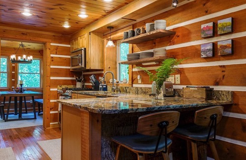 Blowing Rock Cabin | Family Cabin, Hot Tub, Fire Pit, Large Yard & More