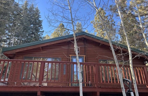 Duck Creek Village Cabin | Family Cabin in the Hills of Strawberry Valley
