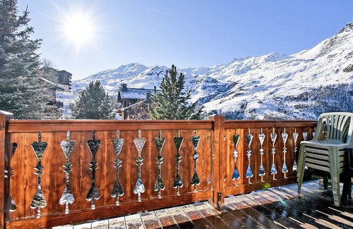 Les Menuires Ski Chalet | Family chalet in Les Menuires, sauna, parking, close to ski slopes