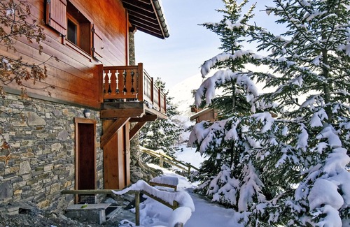 Les Menuires Ski Chalet | Family chalet in Les Menuires, sauna, parking, close to ski slopes