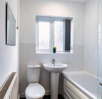 Doncaster Apartment | Family & Contractors & Free Parking & Airport Location