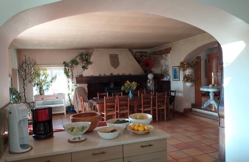 Saint-Cannat House | Family country house with swimming pool in the heart of nature. Pets welcome.