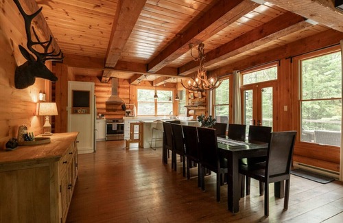 Lac-Superieur Ski Chalet | Family Dream Chalet | Kid Gym HotTub Fireplace