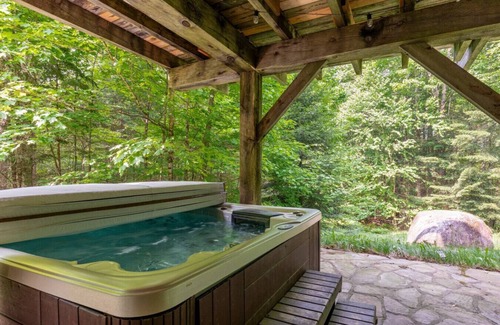 Lac-Superieur Ski Chalet | Family Dream Chalet | Kid Gym HotTub Fireplace