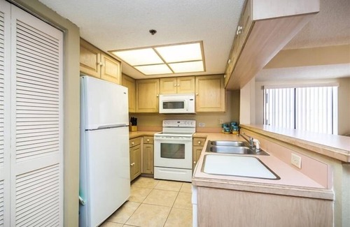 Indian Shores Condo | Family Favorite Beach Escape & HDTV with 200 Channels!~ BP301