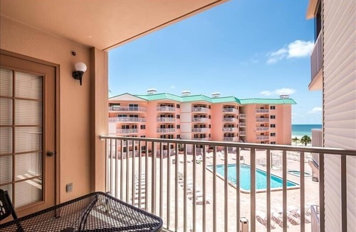 Indian Shores Condo | Family Favorite Beach Escape & HDTV with 200 Channels!~ BP301
