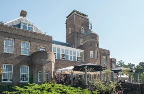 Bergen aan Zee Apartment | Family flat on large estate near beach