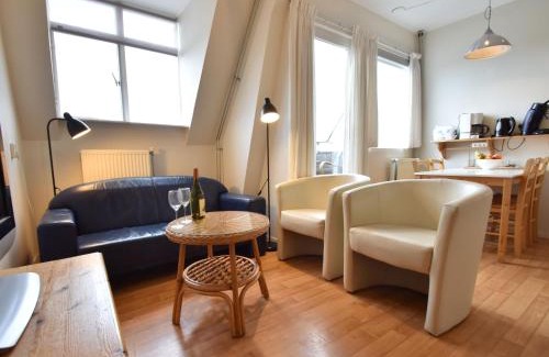 Bergen aan Zee Apartment | Family flat on large estate near beach