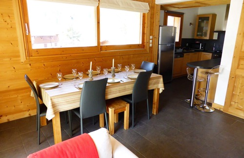 Les Contamines-Montjoie Ski Chalet | Family chalet for 8 people, terrace & parking