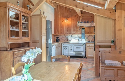Saint-Gervais-les-Bains House | Family chalet St-gervais center 10 people Furnished tourism classified 3 *
