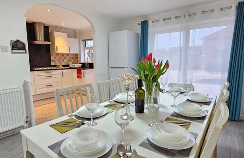 Port Talbot House | Family-friendly beach house | Parking & garden