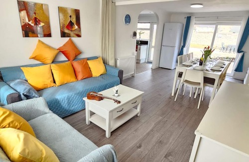 Port Talbot House | Family-friendly beach house | Parking & garden