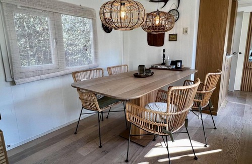 Sint Maartensvlotbrug House | Family-friendly chalet with use of park pool.