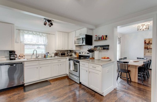 Franklin House | *Family Friendly*1 acre* 3BR*Outdoor Space*