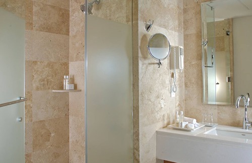 Downtown Cancun Resort | Family Friendly 1 Bedroom The Bliss, Pools, Golf, Beach, Cirque du Soleil