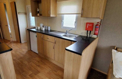 Rhyl Cabin | Family Friendly 2 Bed Caravan in Rhyl, North Wales