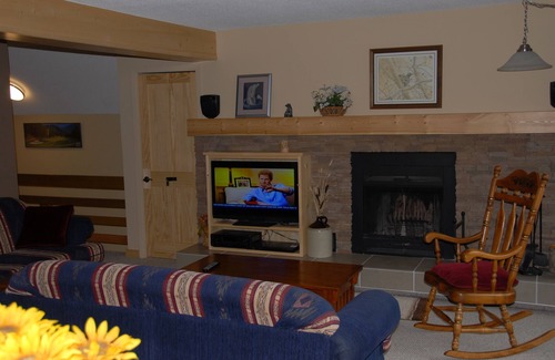 East Kootenay House | Family-friendly 2 bedrooms Townhouse in Horsethief