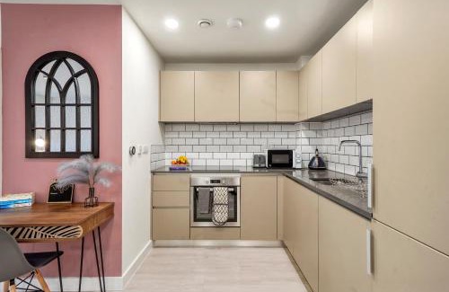 Bedford Apartment | Family Friendly 2BR in Bedford, Parking, Free WiFi, Gym & Cinema room