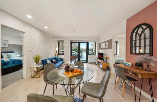 Bedford Apartment | Family Friendly 2BR in Bedford, Parking, Free WiFi, Gym & Cinema room