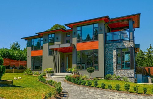 Burnaby House | Family Friendly 3 Bed Rooms house The Chateau - ST No. 00177094