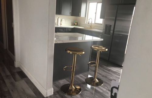 Seaside House | Family friendly 3Bdr Seaside house with WiFi, 24 hour security, dishwasher, W/D