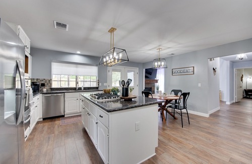 Spring House | Family-Friendly 4BR w/Heated Pool, Spa & Game Room near The Woodlands and IAH