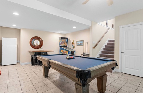 Hollister House | Family-Friendly 6BR Branson Getaway w/Hot Tub & Games
