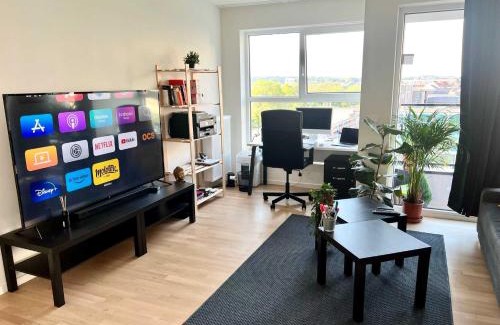 Northern Quarter Apartment | Family-Friendly Apartment Steps from Atomium - City Center 6 min